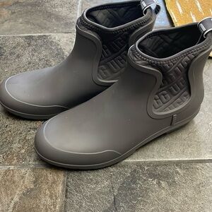 Ugg rain boot